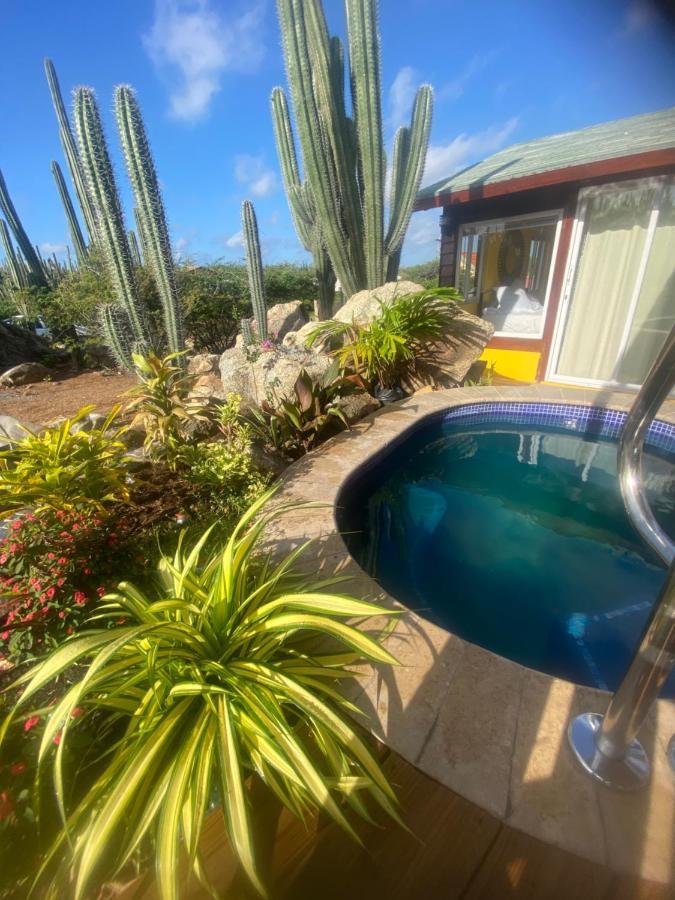 Cozy Studio With Private Spa Oranjestad Exterior foto