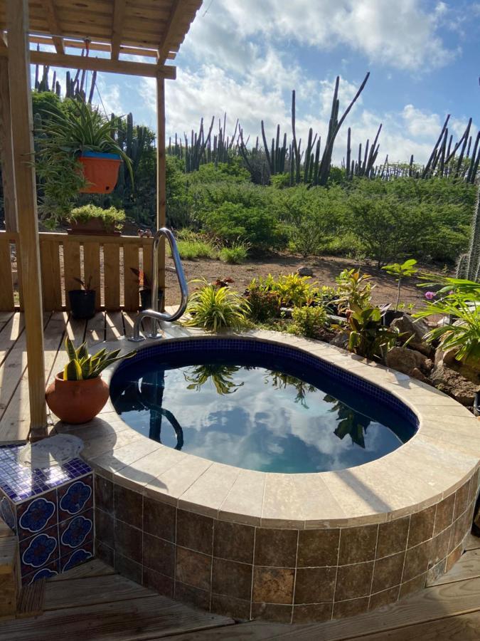 Cozy Studio With Private Spa Oranjestad Exterior foto