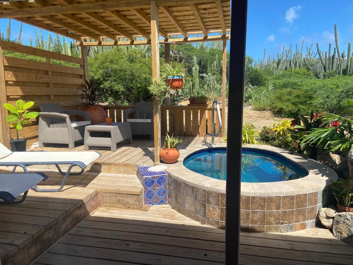 Cozy Studio With Private Spa Oranjestad Exterior foto